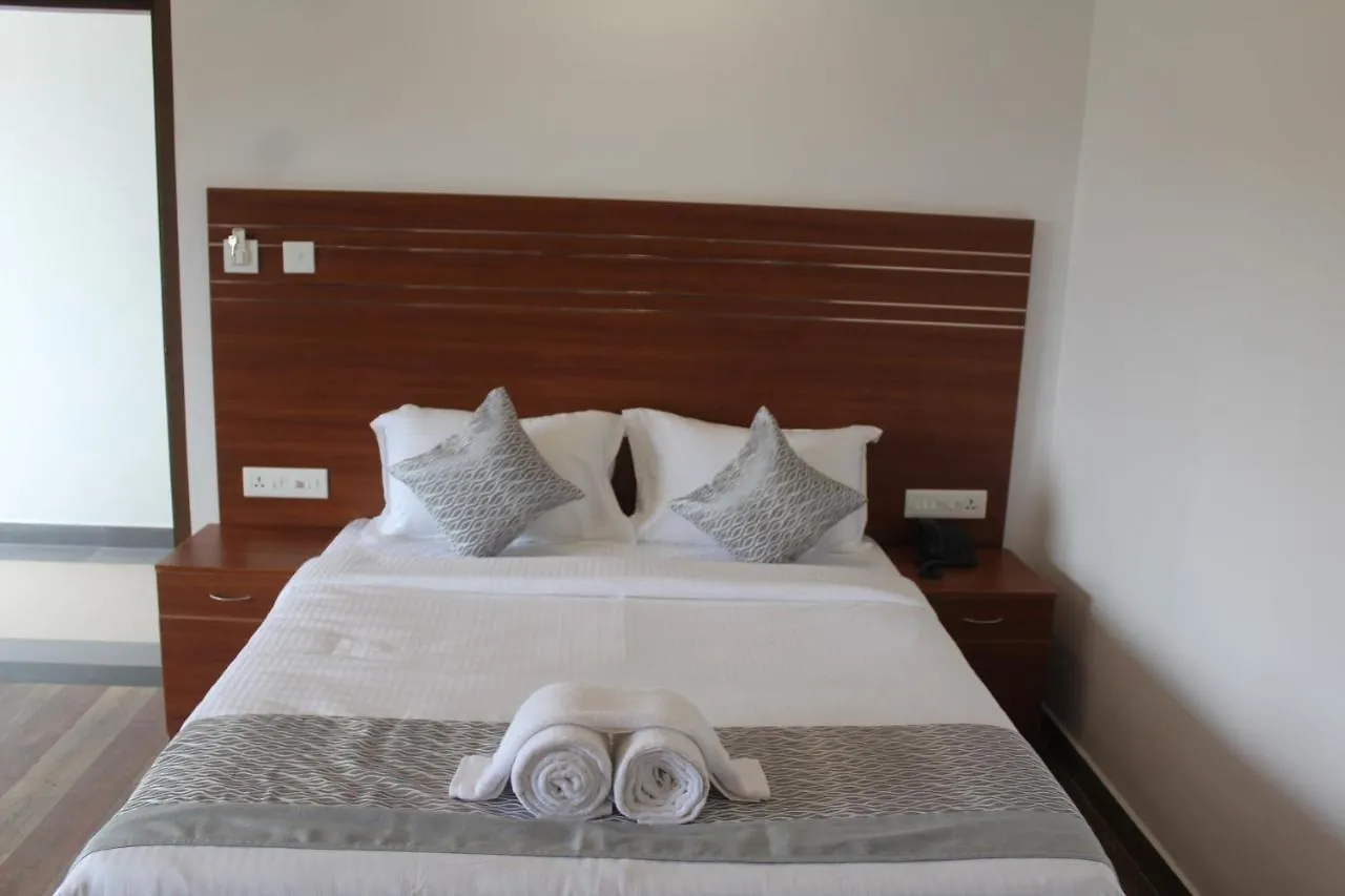 The Lakeview Munnar Hotel