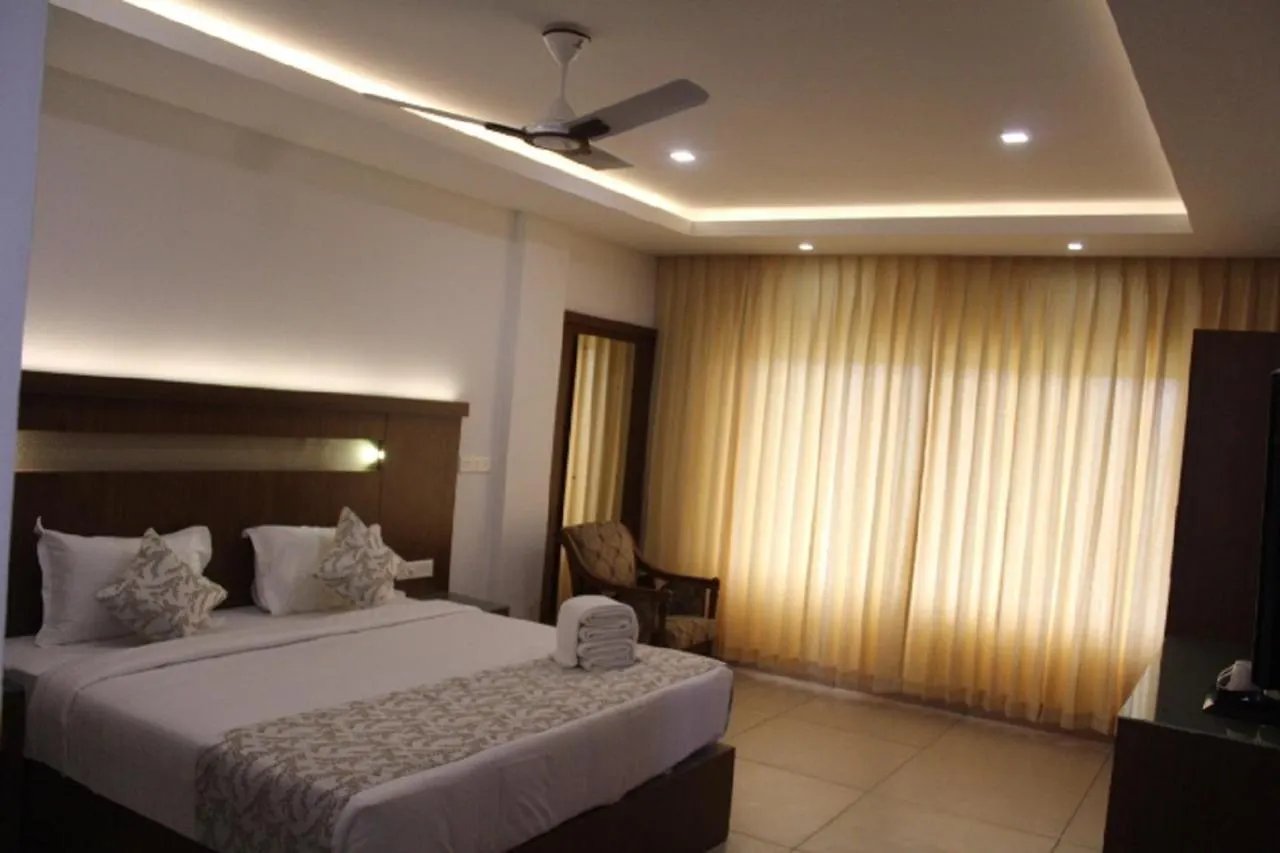 The Lakeview Munnar Hotel