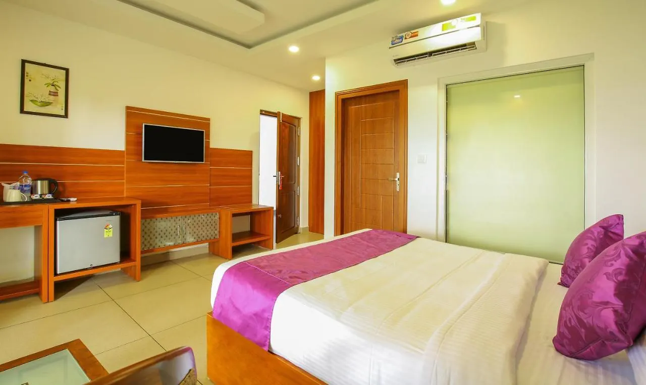 The Lakeview Munnar Hotel
